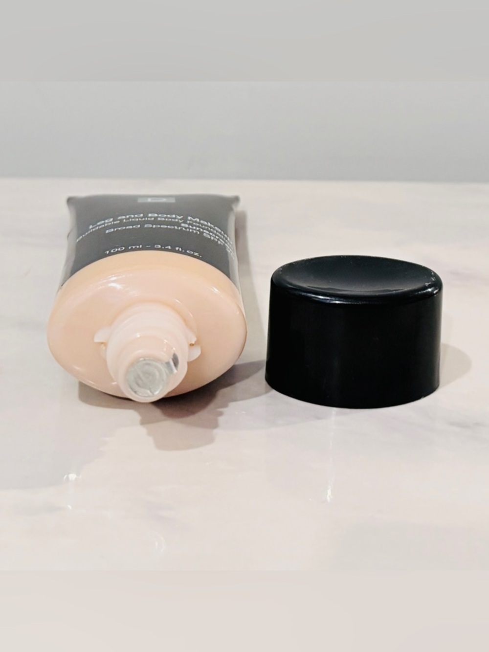 35C Dermablend Buildable Leg & Body Liquid Makeup Sunscreen SPF 25 - Picture 2 of 3